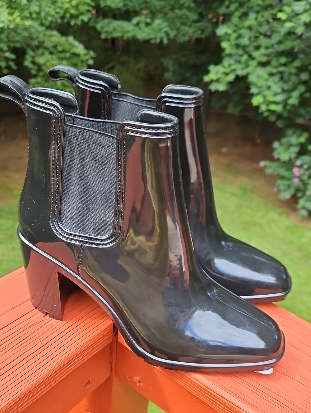 Oliva & Kate  Rain Snow Black Chelsea Ankle Booties  Low Block Heel  Size 9 Boot